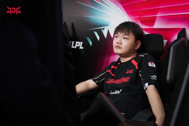 的年轻化 的年轻化